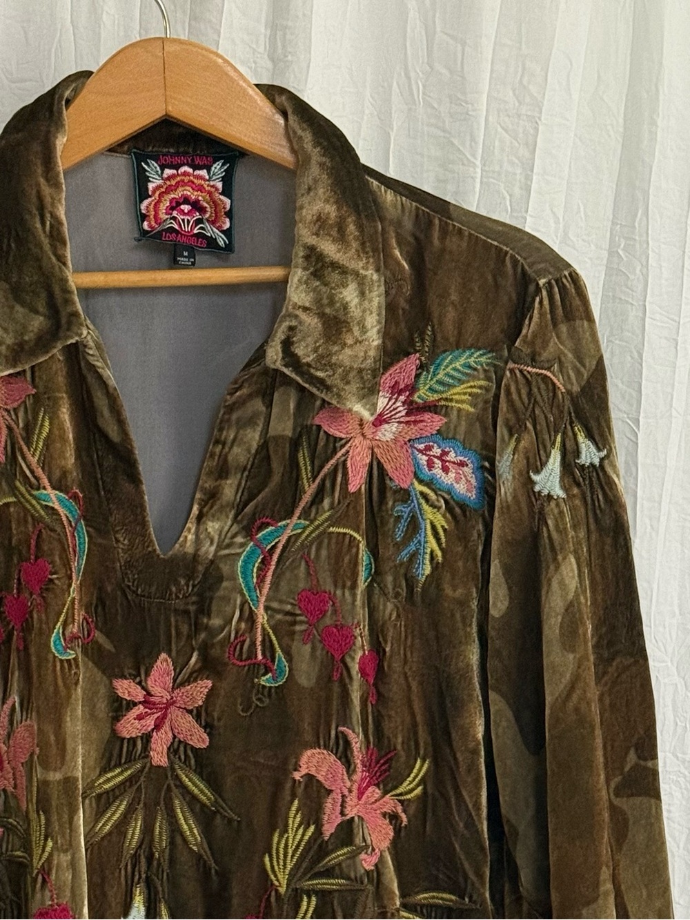 Johnny Was Bianca Velvet Camo Shirt M Embroidered Floral Tunic Silk Blend Boho